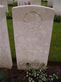 Etaples Military Cemetery - Arnold, N